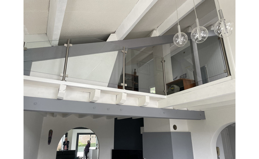 Installer un garde-corps de mezzanine